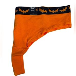 Torrid Halloween bats cotton/spandex thong panty, NWT